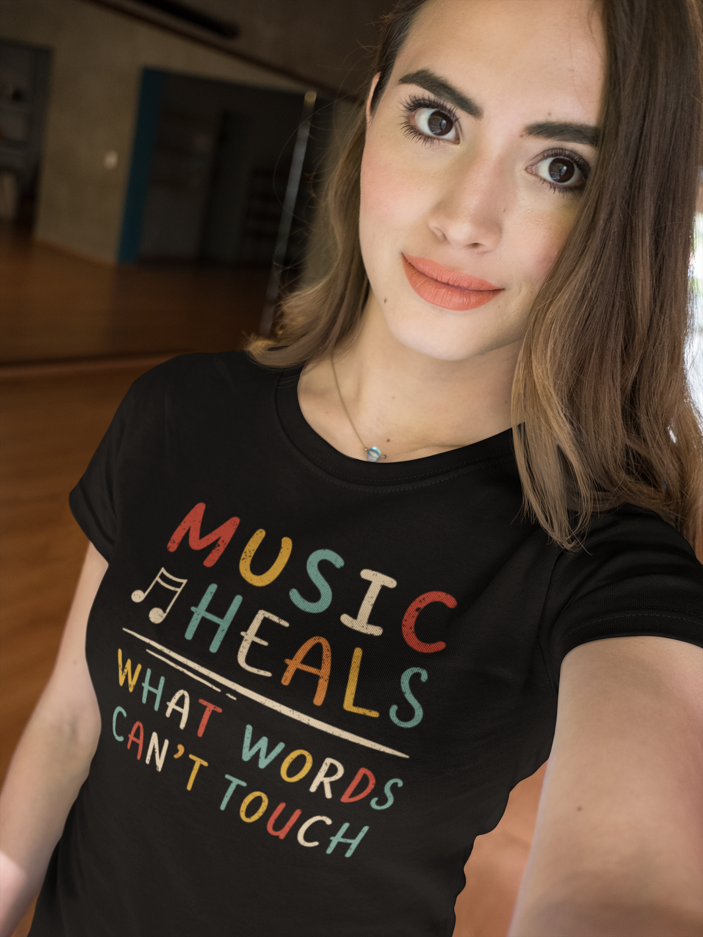 Music Heals What Words Can't Touch – Retro – Women's Fitted Tee